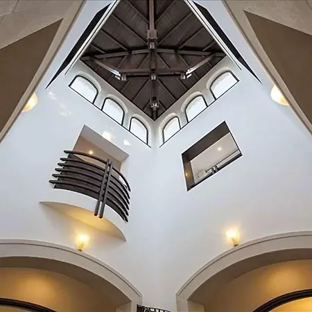 Roja- Pe Sleeps 10 With Pool Air Con And Wifi Villa