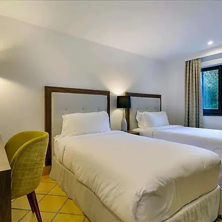 Roja- Pe Sleeps 10 With Pool Air Con And Wifi *