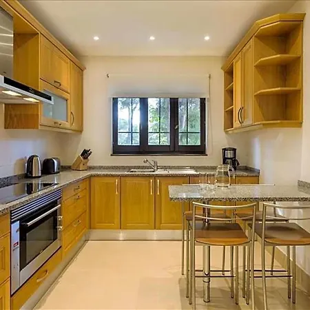 Roja- Pe Sleeps 10 With Pool Air Con And Wifi Villa Olhos de Agua (Albufeira)