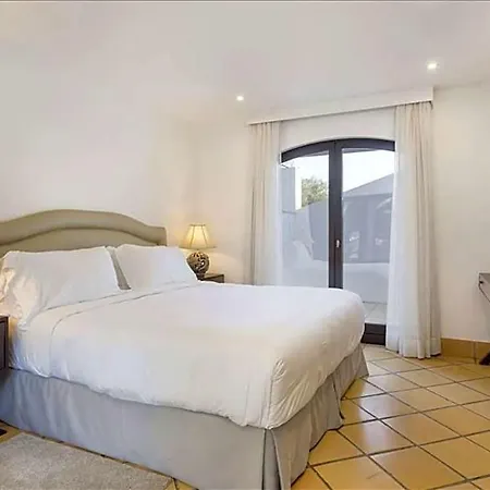 Roja- Pe Sleeps 10 With Pool Air Con And Wifi